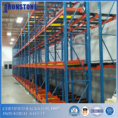 O armazém empurra para trás o sistema do racking da pálete para o armazenamento flexível