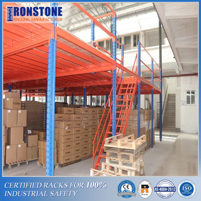 Rack de mezzanine personalizado que otimiza o espaço vertical
